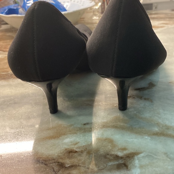 Impo Endora 9 1/2M black stretch kitten heels - Picture 2 of 8